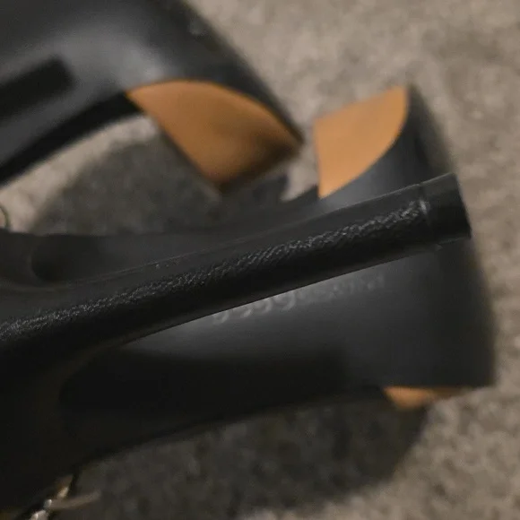 Pre-loved BCBG Two-tone Dillyn Leather Ankle Strap Heels Sz 9.5 - Picture 6 of 8